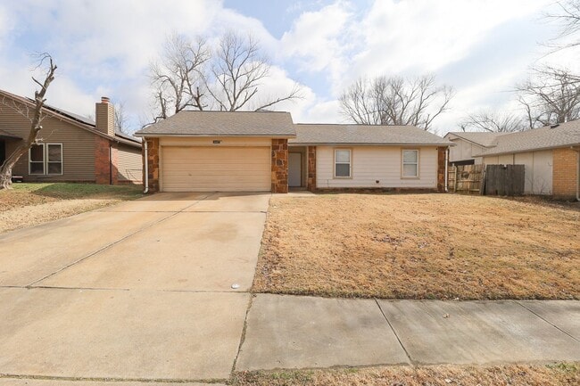 Photo - 3 Bed | 1 Bath in East Tulsa!