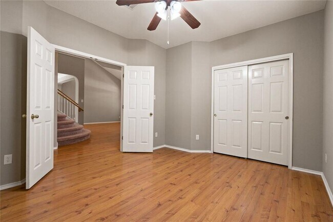 Photo - 2633 Bolton St