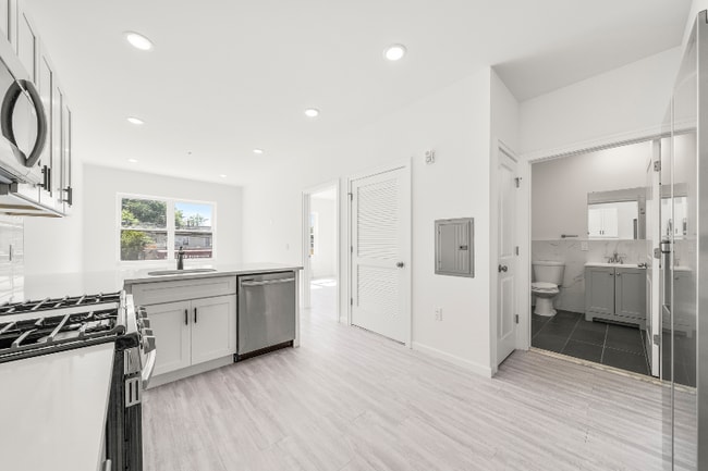 Photo - 51 E Main St Unidad 304