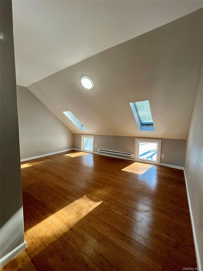 Building Photo - 56 Tilden Ln Unit 2nd Floor Front