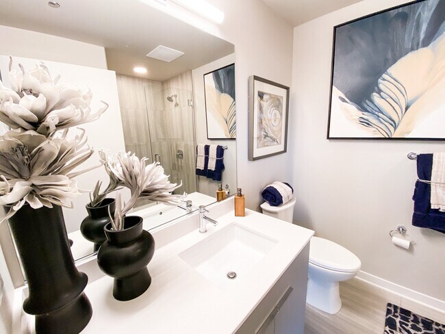 Photo - 205 W Harrison St