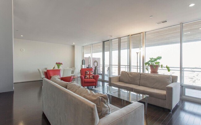 Photo - Rarely Offering Stunning 3bd/3.5 Loft w. E...