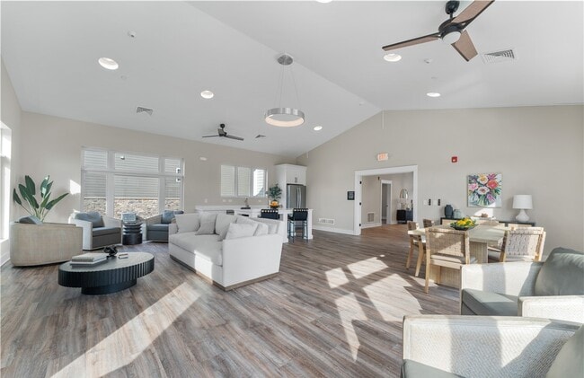 Photo - 6702 Sycamore Way