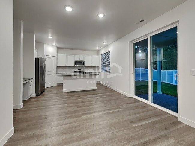 Photo - 7718 Brenden St SW