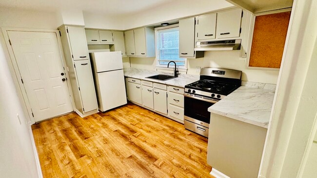 Photo - 108 W Bridge St Unit Apt A