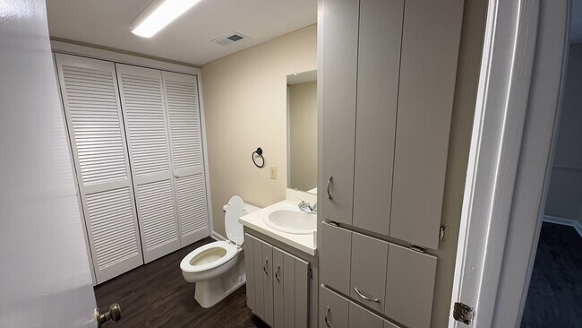 Photo - 706 Ave D