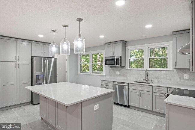 Photo - 270 Olde Concord Rd
