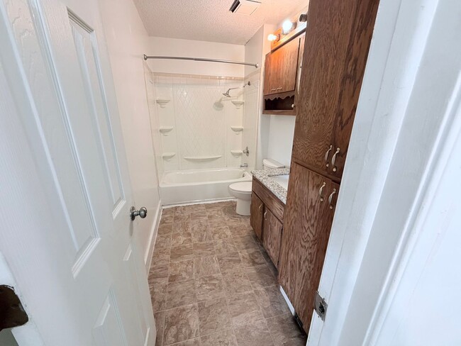 Photo - 2 bed and 2 bonus rooms!!