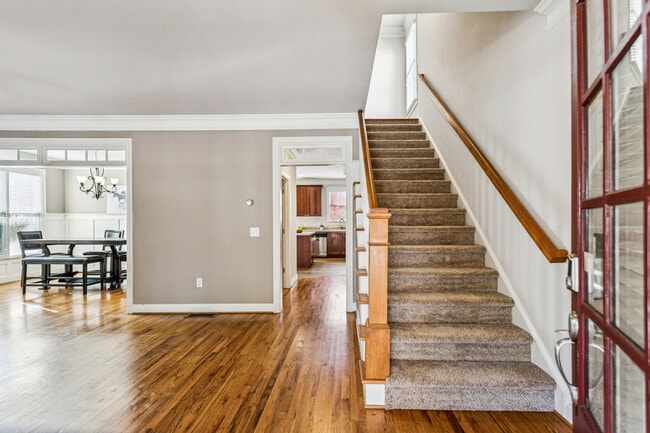 Photo - 1856 Perry Blvd NW