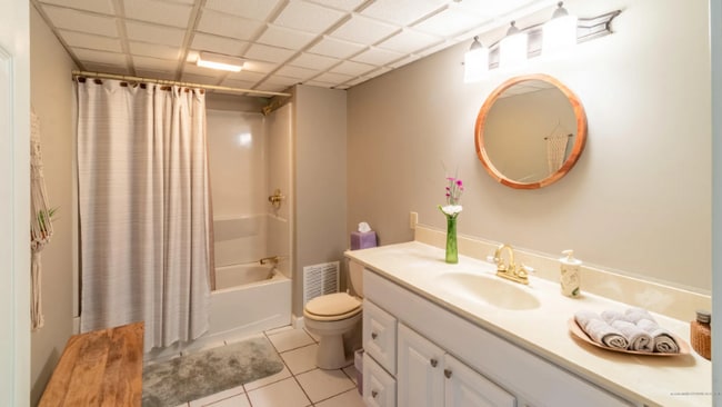 Photo - 757 Limerick Rd