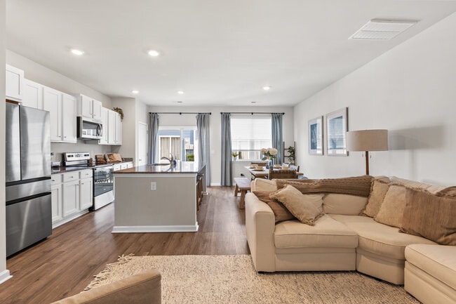Building Photo - 4686 Wildaire Ln