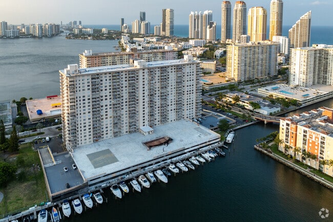 250 174th St - Winston Towers 100