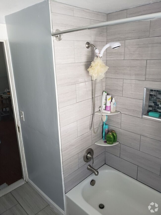 Building Photo - 8 Harding Pl Unit 3rd Fl Rental