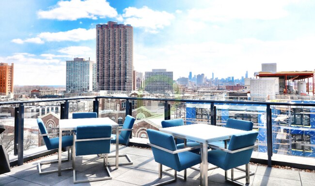 Photo - 739 W Sheridan Rd