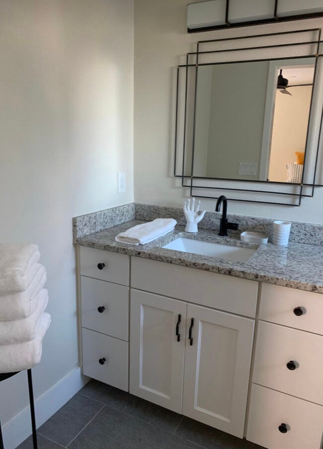 Photo - 413 S Melville Ave