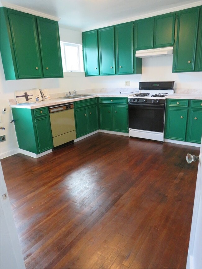 Photo - 5804 Newcastle St