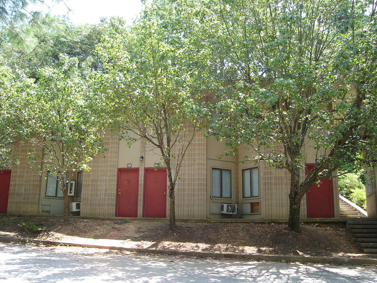 Skylark Apartments - Skylark Apartments