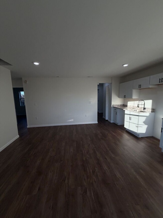 Photo - 2080 E 5th Ave Unit H