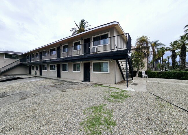 Front building exterior - Bahama Palms Apartments