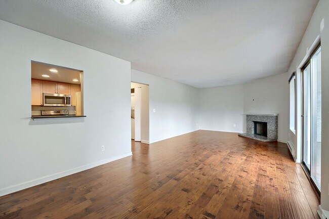 Photo - 10424 NE 32nd Pl