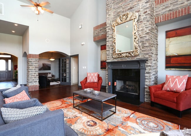 Salón social - Oxford at Iron Horse