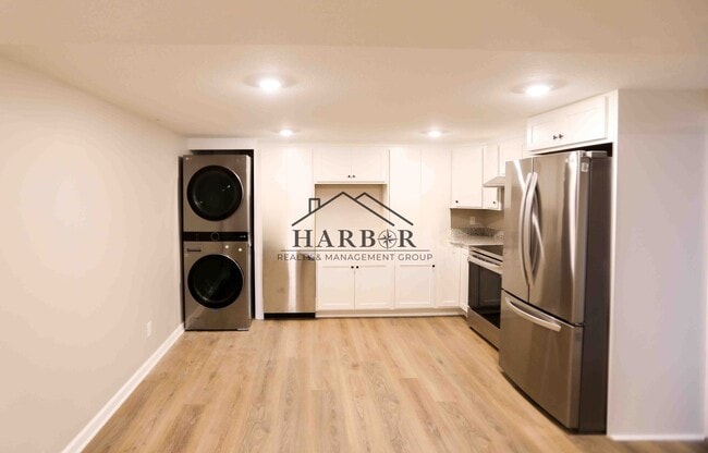 Building Photo - 319 14th St SW Unit 319