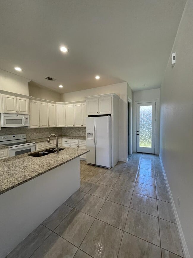 Photo - 2588 Appian Way
