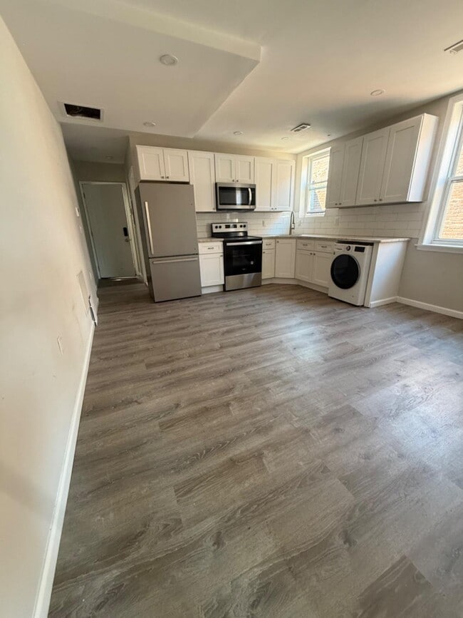 Photo - 2013 N 63rd St