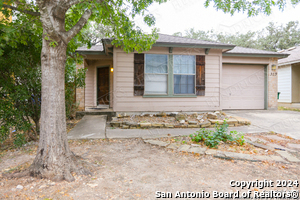 Building Photo - 319 Amberdale Oak Rental