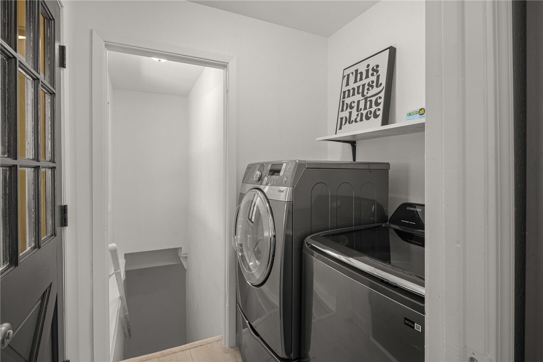 Photo - 2 Southport Ln