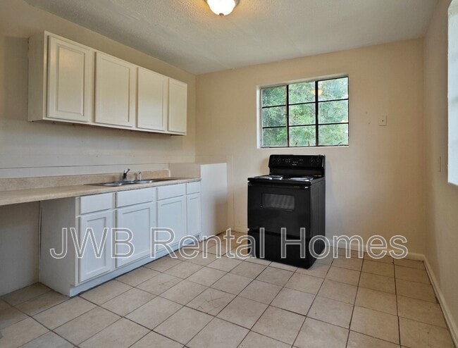 Photo - 1621 Barnett St