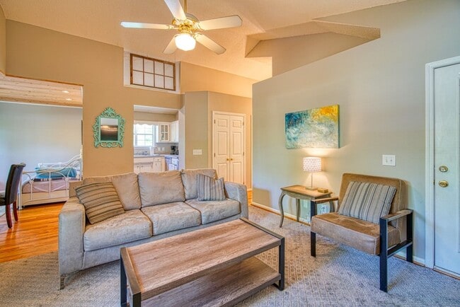 Photo - Adorable 2 BR, 2 BA Home - Greater North Main Area, Greenville