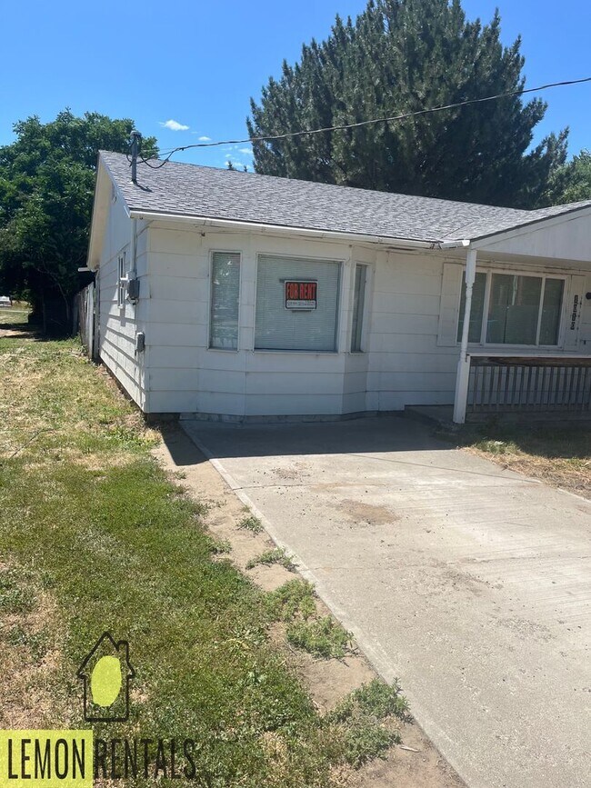 Photo - 3 bedroom house in Oroville $950.00 per month