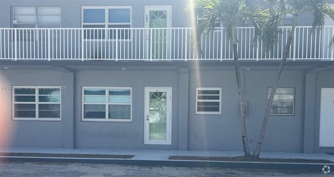 Building Photo - 3265 Griffin Rd Unit 103 Rental
