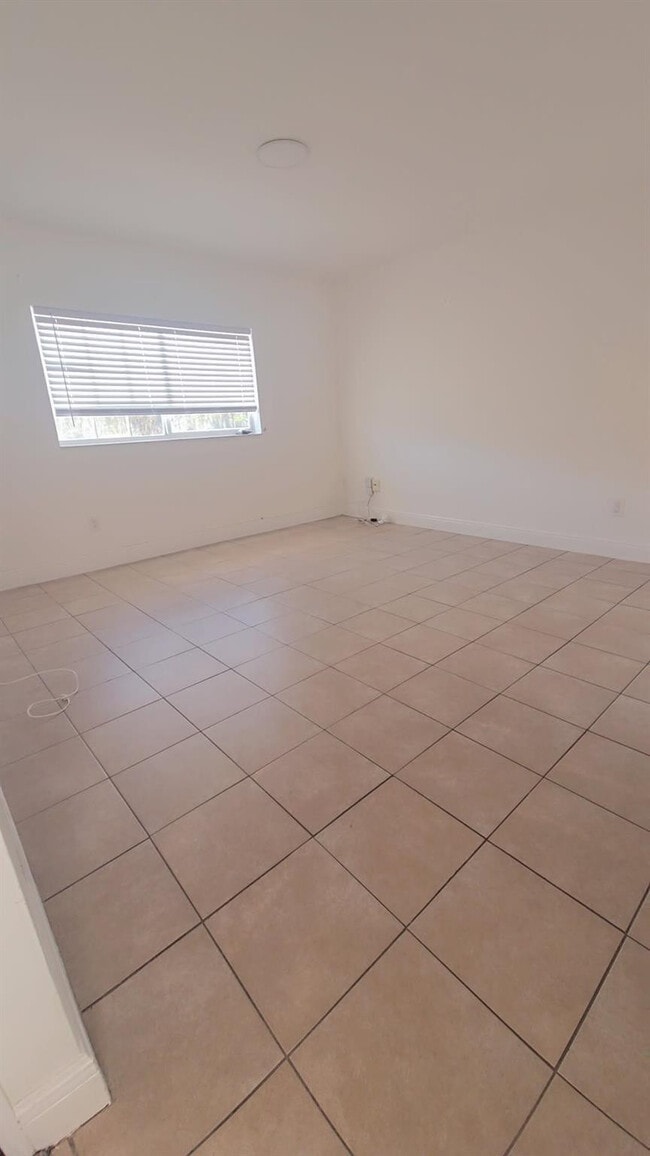 Photo - 3700 N 56th Ave Unidad 1015