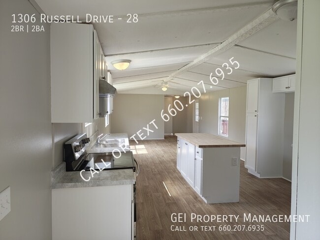 Photo - 1306 Russell Dr