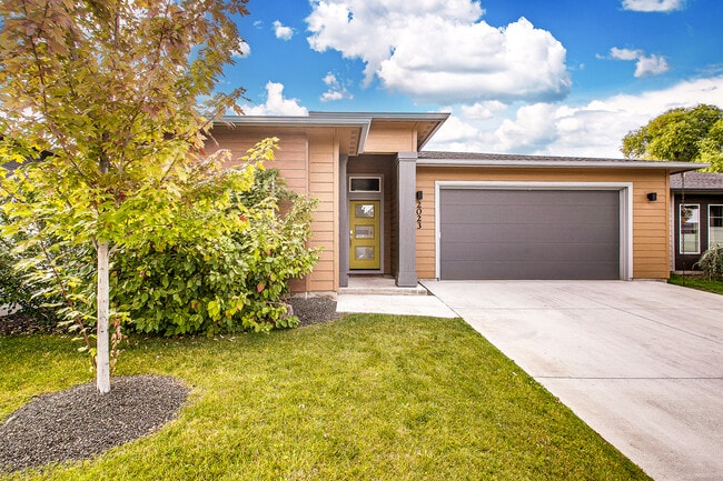 Photo - 2023 E Oakcrest Dr
