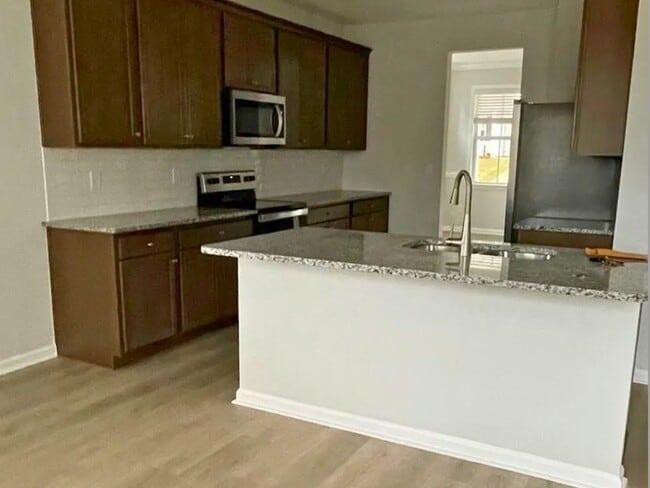 Photo - 547 Backacre Ct