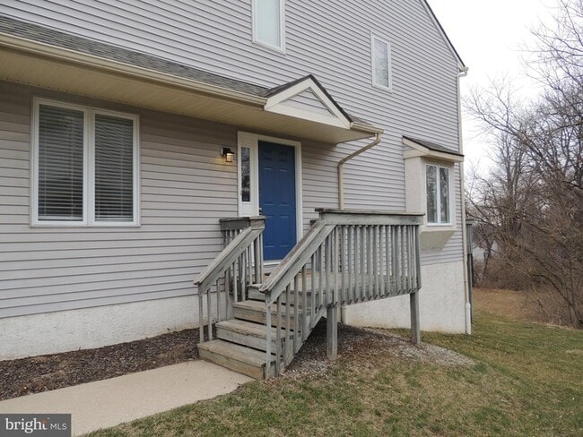 Photo - 404 Pinebrooke Cir