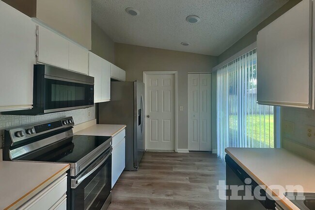 Photo - 27 Princess Rose Dr