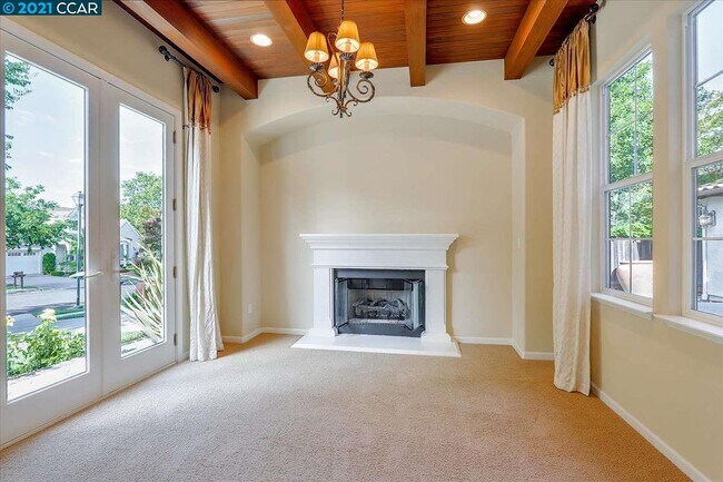 Photo - 109 Elegans Ct