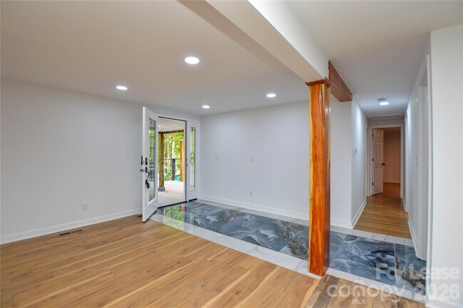 Photo - 5821 Hornet Dr