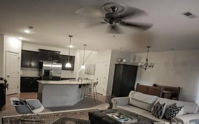 Photo - 756 Treviso Ln