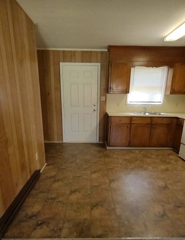 Photo - Available July 1st! 2 BR on Elmhurst!