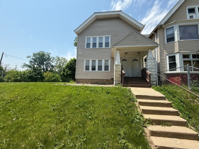 1817-1819 N 36th St. - 1817-1819 N 36th St. Apartment Unit 1817 N 36th St.