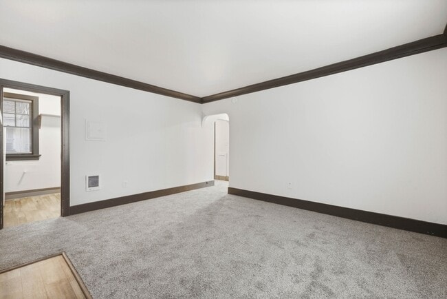 Photo - 16 N Broadway St Unit 25