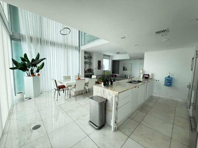 Photo - 900 Biscayne Blvd Unidad 901