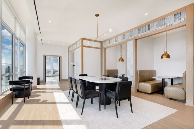425 Summit Ave