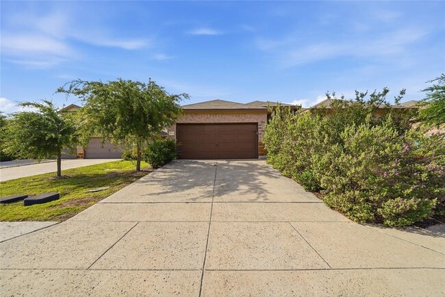 Building Photo - 533 Jack Rabbit Ln