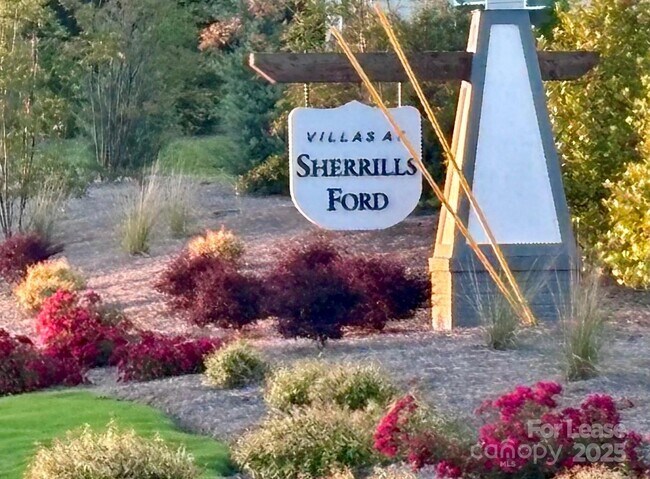 Photo - 3667 Mercer St